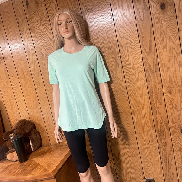 Lululemon" Run Around Tee Heathered -Green Mint - Picture 2 of 13